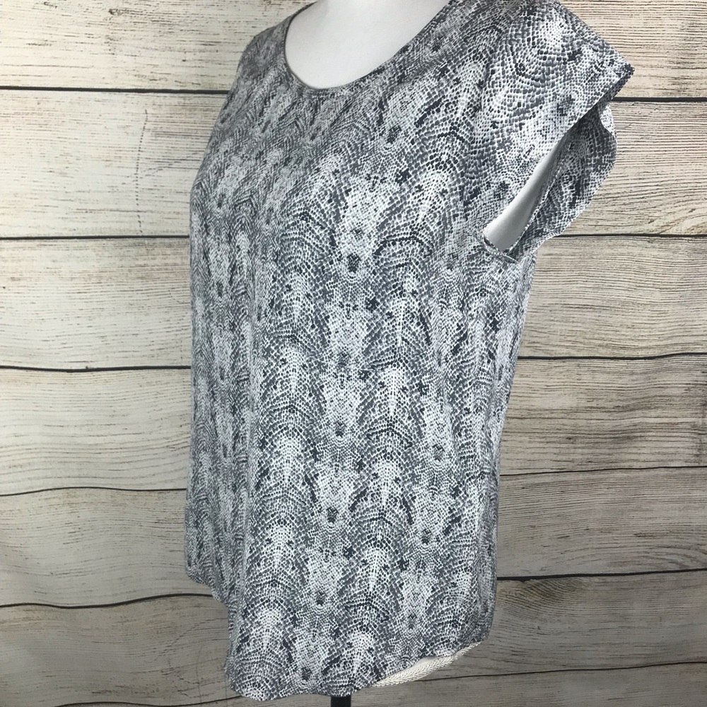 Joie Rancher silk blouse cap sleeve snakeskin pattern gray top